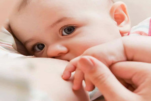 乳房小会影响给宝宝哺乳吗？