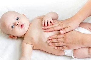怎样帮助宝宝减轻肠绞痛带来的不适？